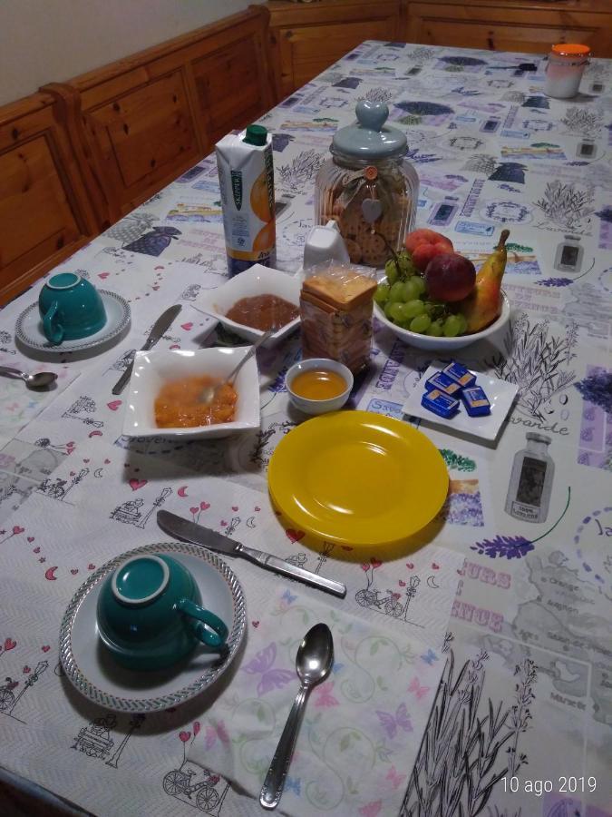 לינה וארוחת בוקר Cascinette Beb Infamiglia מראה חיצוני תמונה